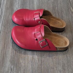 Project Cloud Women Red Leather Buckle Clogs Memory Foam Insole Sz 7.5